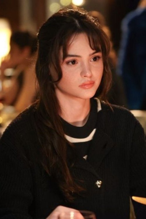 Çirkin dizisinin başrol oyuncusu Derya Pınar Ak oldu!