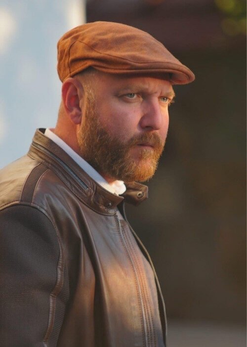 Pastel Film, Emre Kabakuşak ile “Daha On Yedi” dizisini hayata geçiriyor